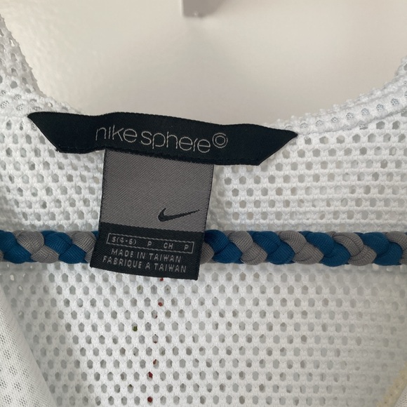 Nike athletic white zip up sweater. Breathable design and long sleeve - Picture 2 of 4